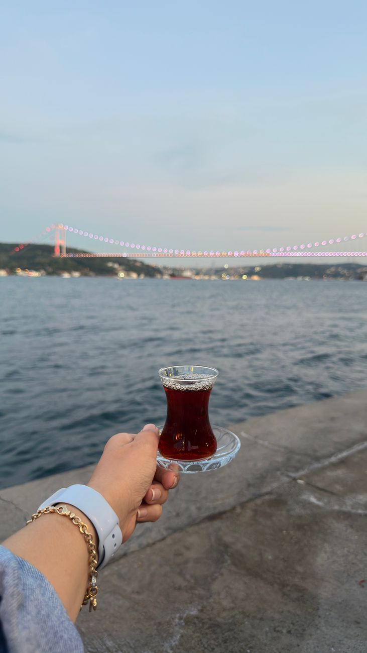 Geleneksel Türk çayı ve tarihi doku